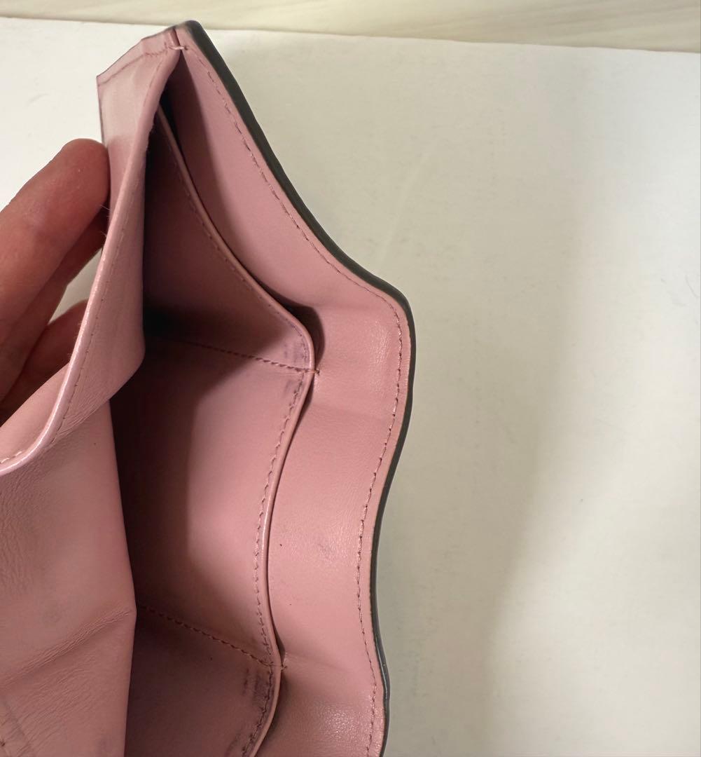 【ギャランティ完備】PRADA 3つ折り財布 グレージュ レザー