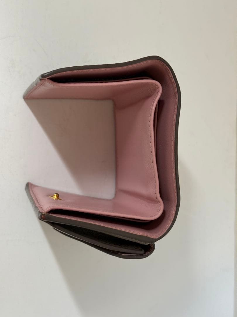 【ギャランティ完備】PRADA 3つ折り財布 グレージュ レザー