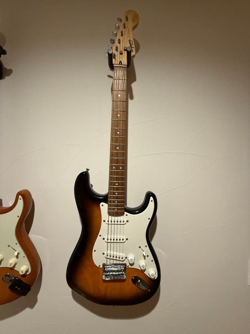 Squier Stratocaster サンバースト ギター