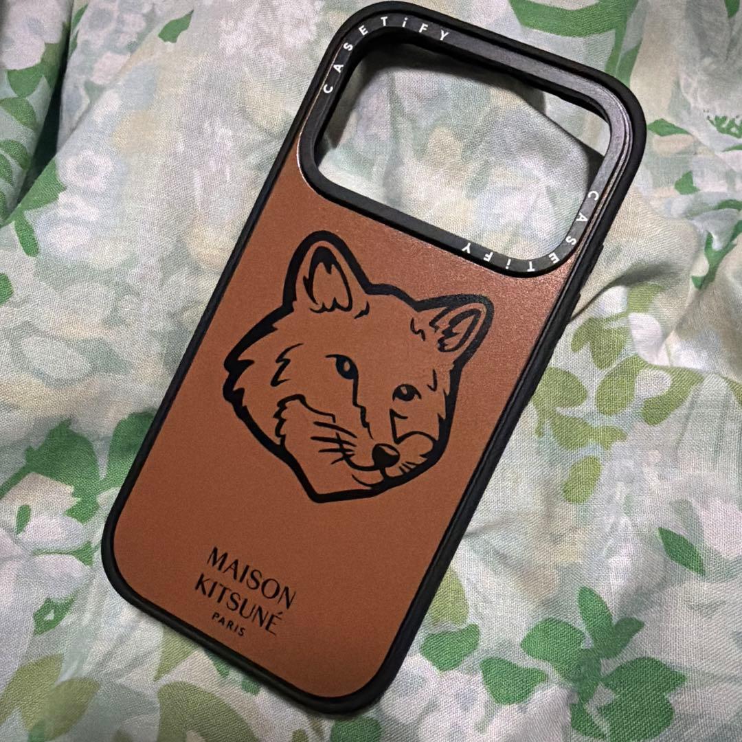 MAISON KITSUNÉ フォックスデザイン iPhone17proケース
