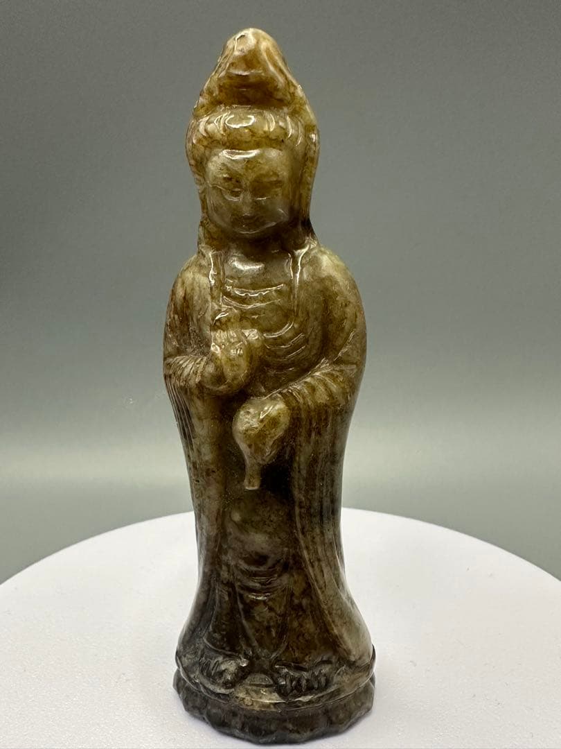 中国美術　ループタイ　和田玉　古砡　白砡　根付　天然素材　置物骨董 石彫観音像