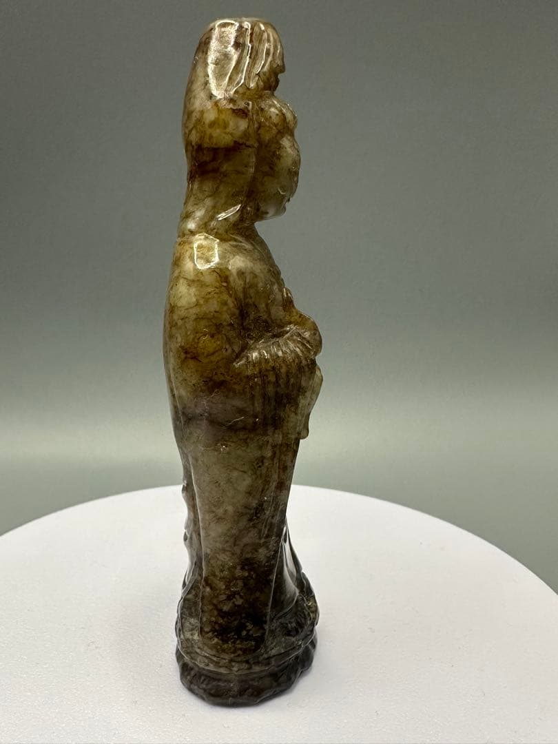 中国美術　ループタイ　和田玉　古砡　白砡　根付　天然素材　置物骨董 石彫観音像