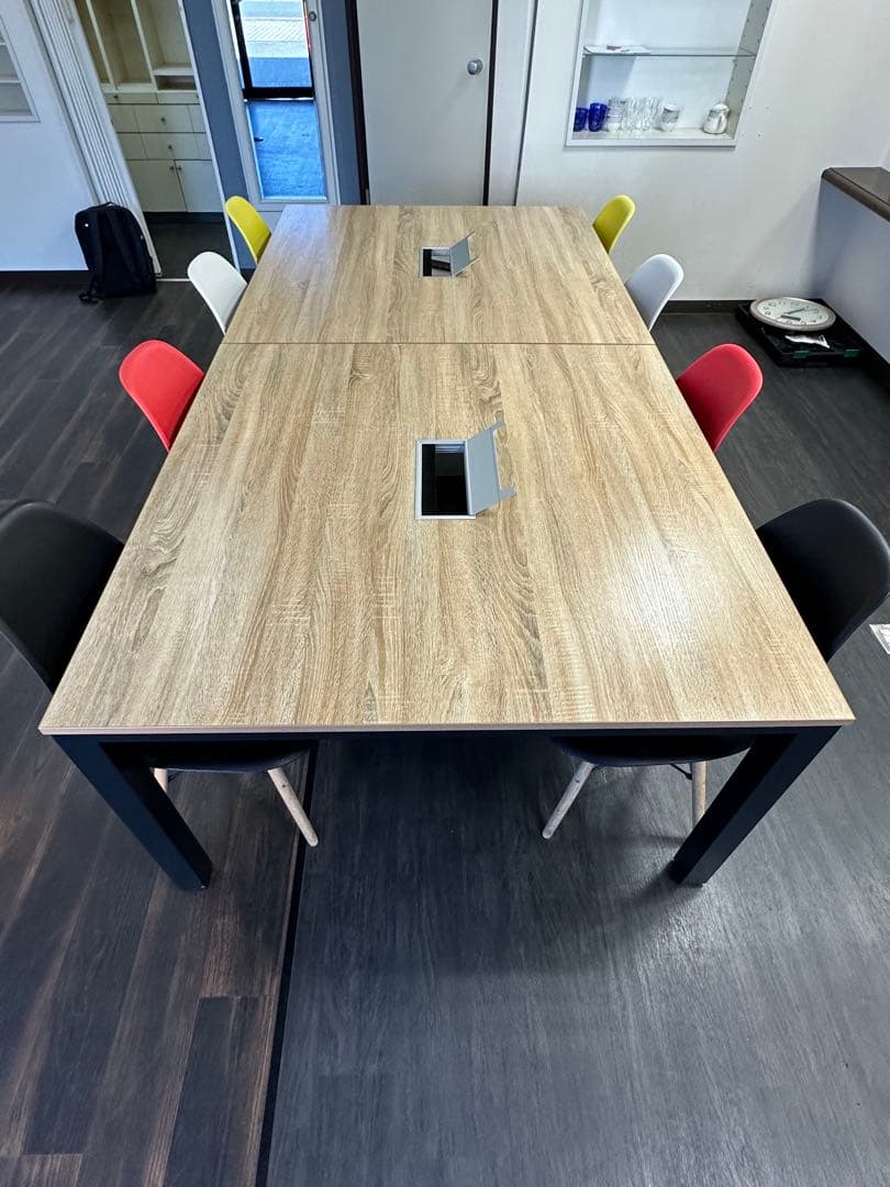 木製長方形会議テーブル 電源ソケット付き