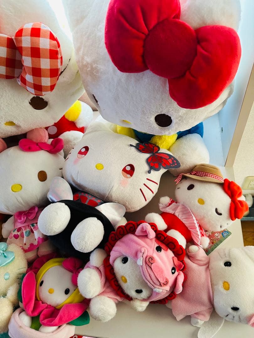 ハローキティ　ぬいぐるみ　13点まとめ売り