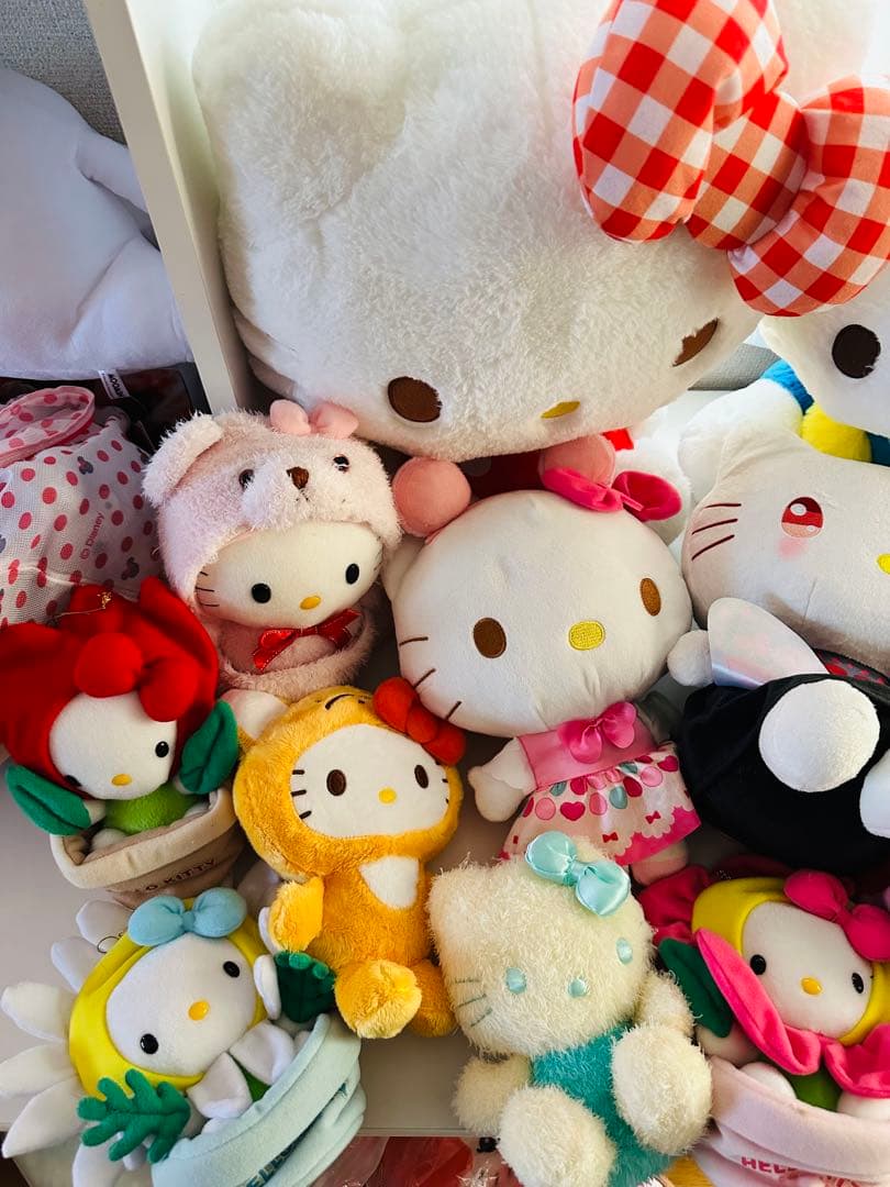 ハローキティ　ぬいぐるみ　13点まとめ売り
