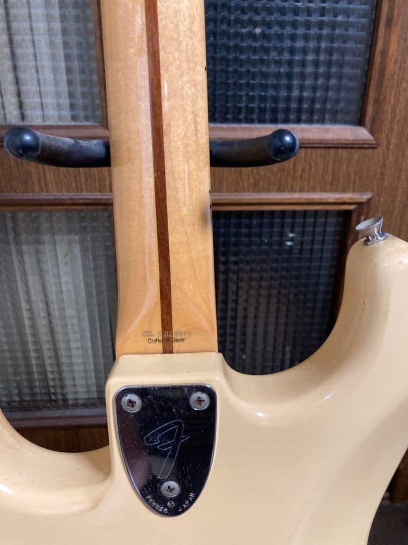 Fenderストラトキャスターエレキギター