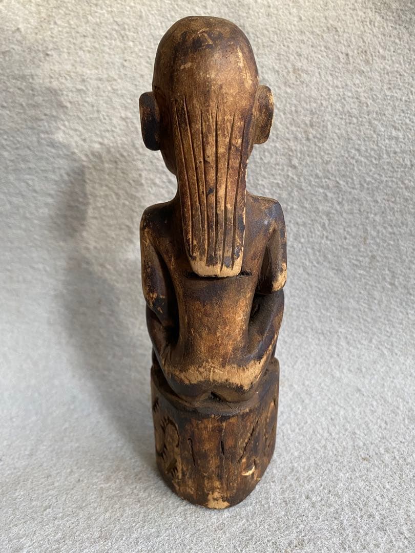【インドネシア・スマトラ】木彫り／プリミティブアート　男女の置物