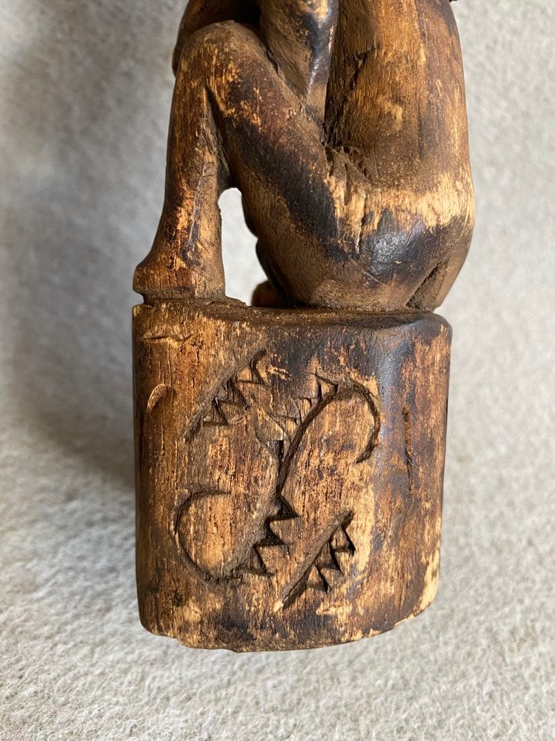 【インドネシア・スマトラ】木彫り／プリミティブアート　男女の置物