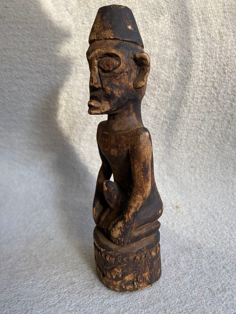 【インドネシア・スマトラ】木彫り／プリミティブアート　男女の置物