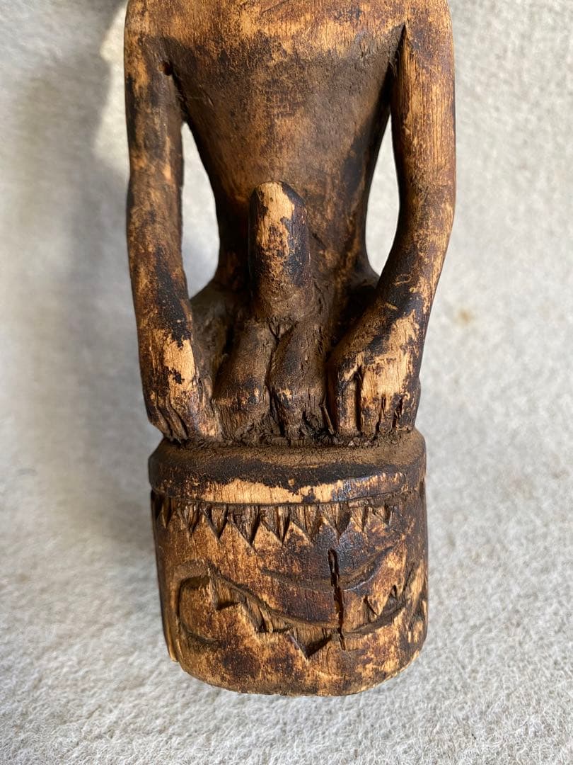 【インドネシア・スマトラ】木彫り／プリミティブアート　男女の置物