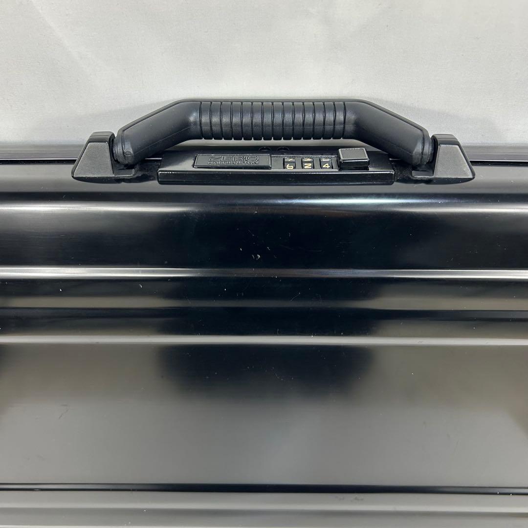 ギャランティー付き ゼロハリバートン アタッシュケース 軽量 ブラック