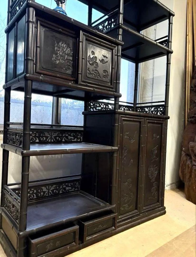 ⭕️⭕️古典的デザインの高級飾り棚⭕️ レア 骨董品 棚　茶箪笥　昭和年代品　家具
