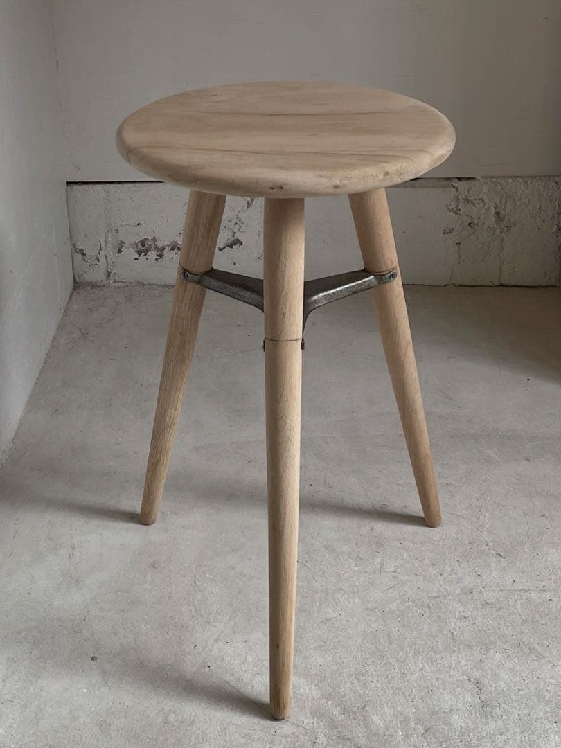 古い三本脚スツール 丸椅子　レトロ　古道具　アンティーク
