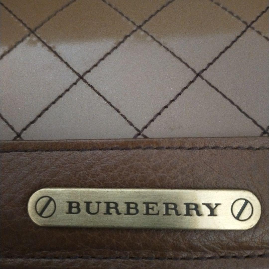 BURBERRY 三つ折りエナメル財布 ブラウン箱入り