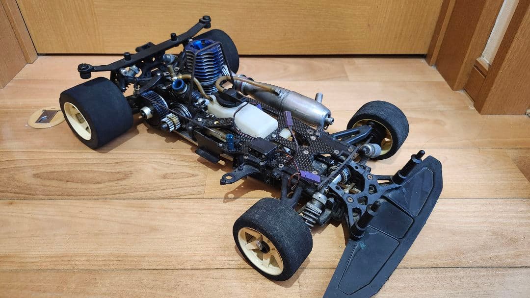 ラジコン 無限精機 MRX-4R 中古 エンジン付き