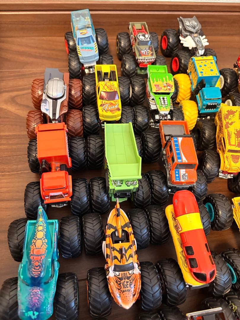 ホットウィール　モンスタートラック　24台セット