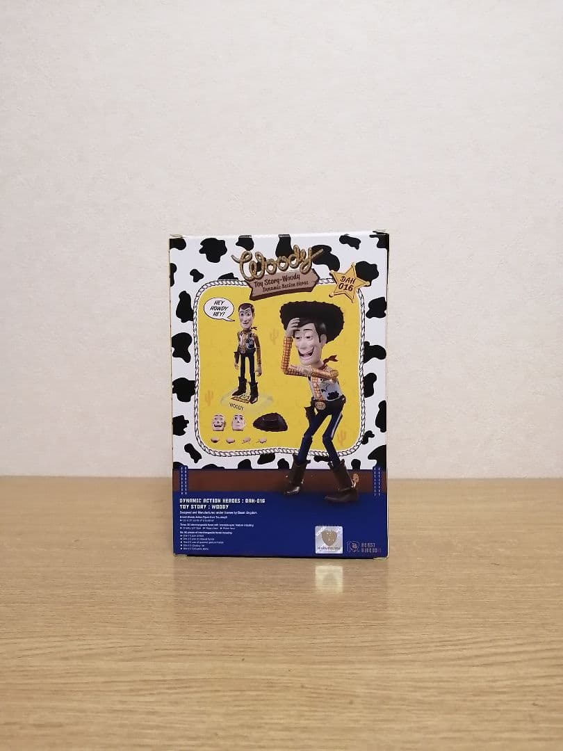 トイストーリー　ウッディ　フィギュア