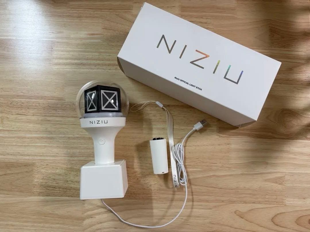 NIZIU ペンライト ホワイト USBケーブル付き