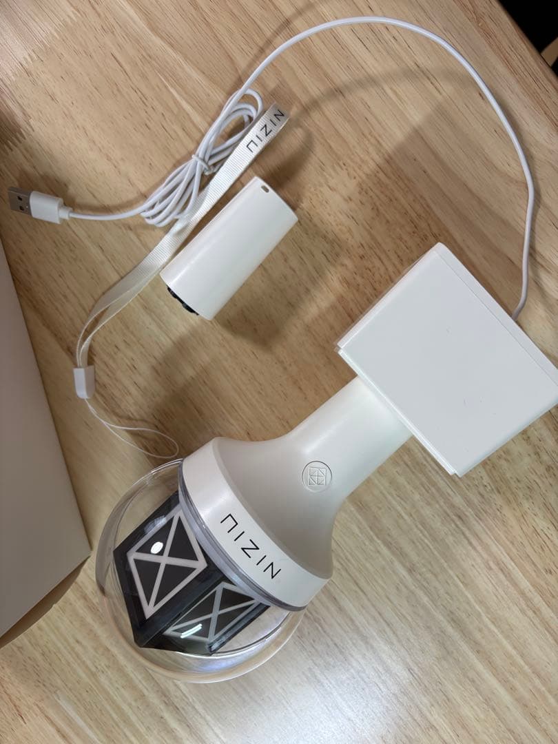 NIZIU ペンライト ホワイト USBケーブル付き