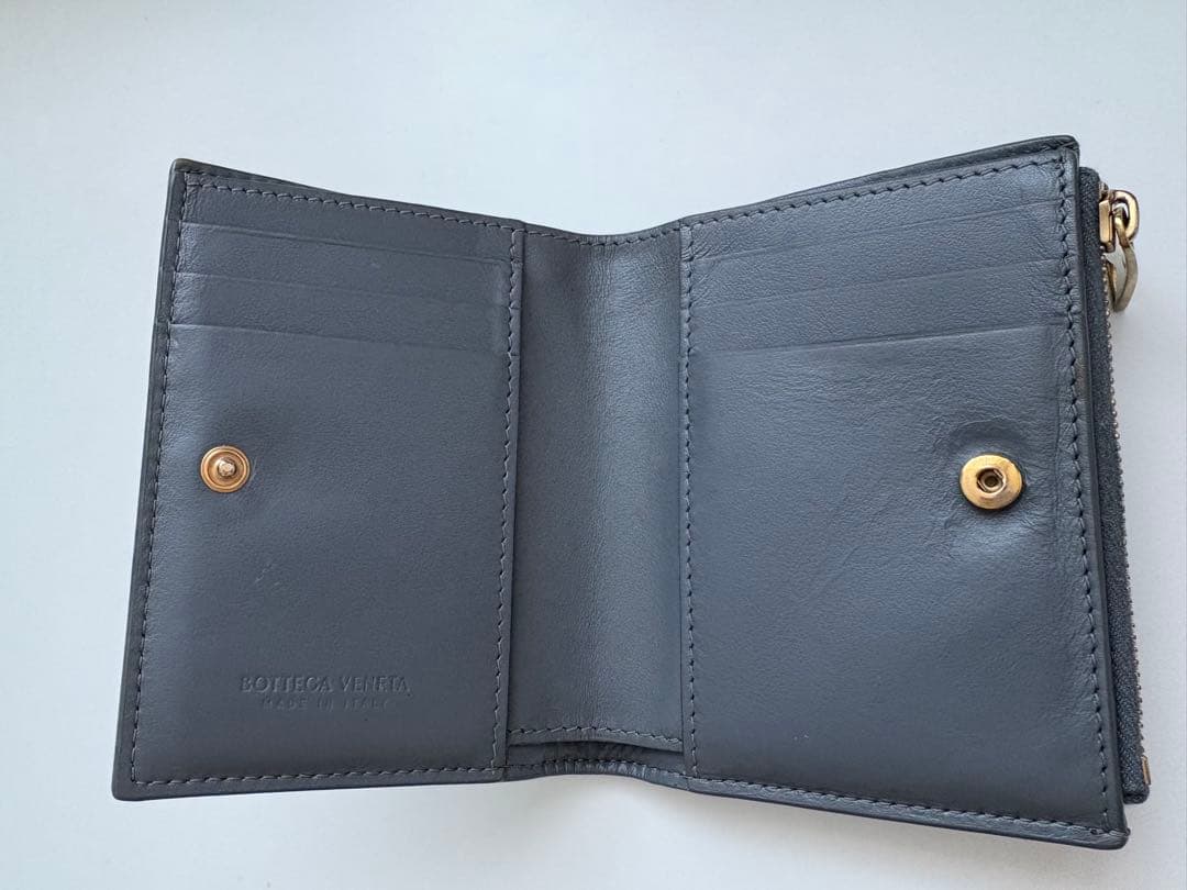 BOTTEGA VENETA 二つ折り財布 イントレチャート グレー ジップ