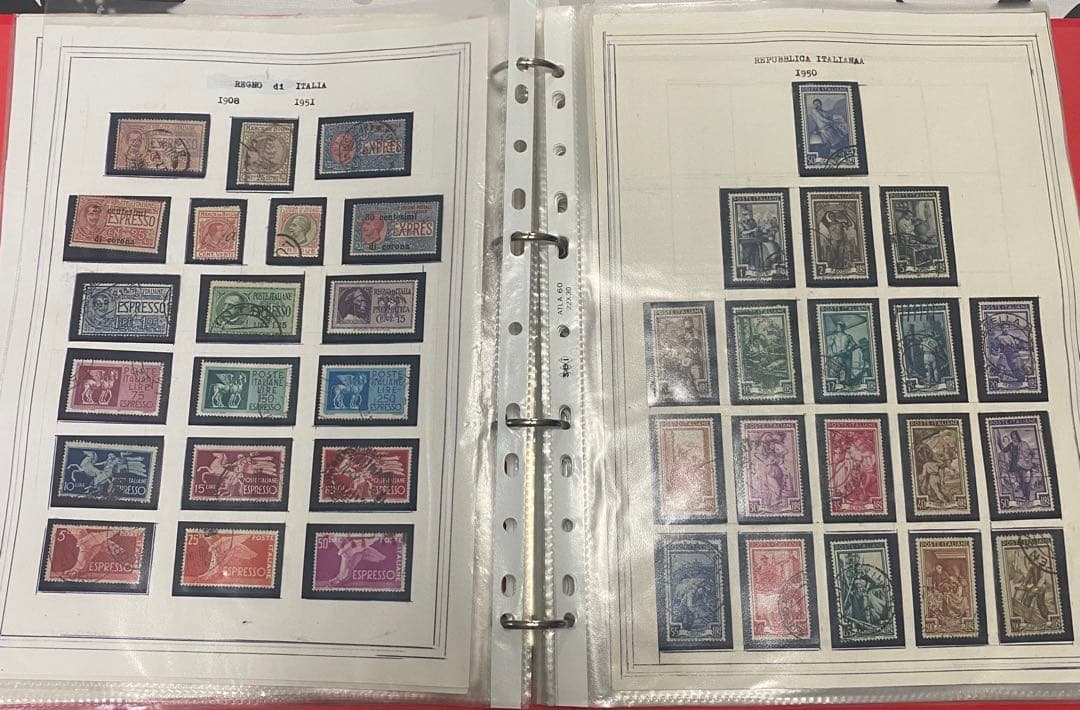(N34) イタリア切手400枚入りフォルダー