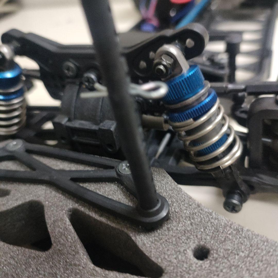 ヨコモドリフトパッケージシャーシ、おまけボディ付き