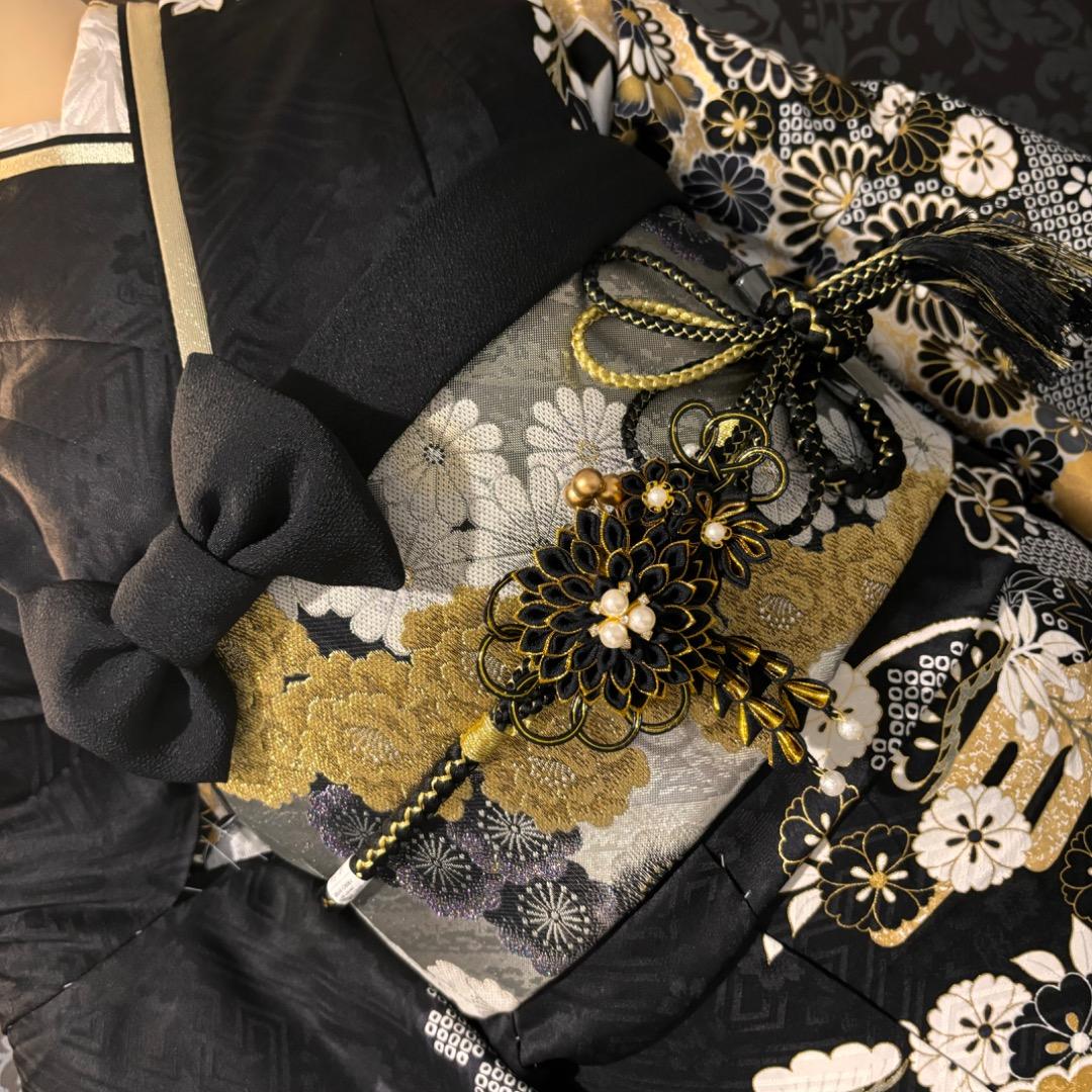 振袖のみ　新品、未使用✨　未仕立て　黒地　地紋　金駒刺繍　逸品　振袖　振り袖