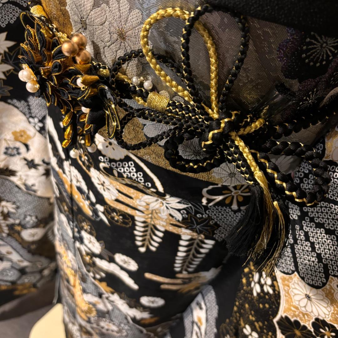 振袖のみ　新品、未使用✨　未仕立て　黒地　地紋　金駒刺繍　逸品　振袖　振り袖