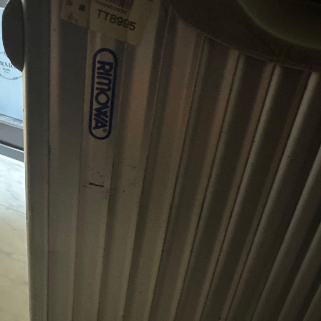 リモワ　アルミニウム 中型キャリーケース