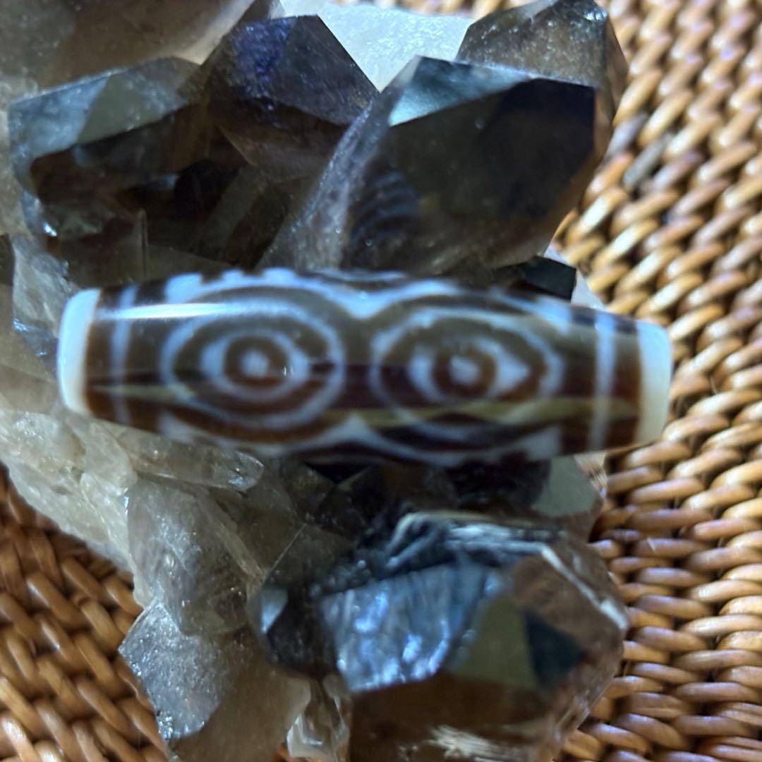 希少✩.*˚白ベース 龍眼天珠(*´˘`*)