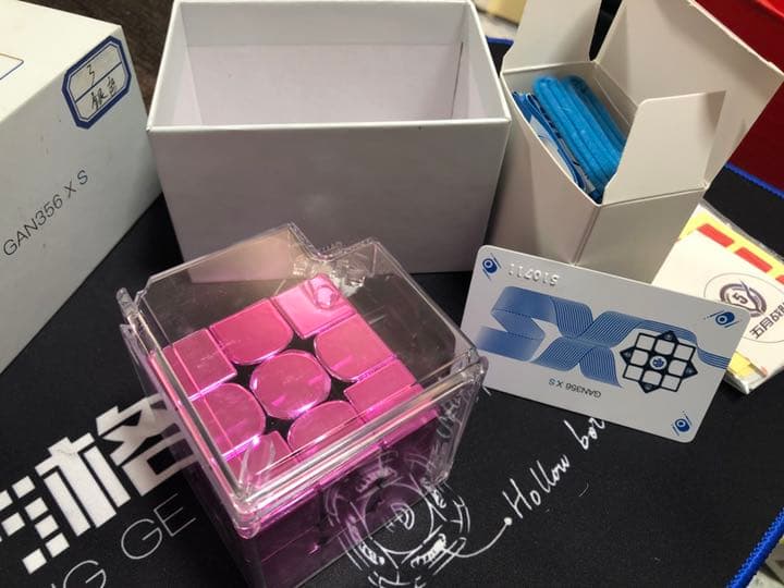 GAN 356XSM「電気メッキ」うすピンク色 ルービックキューブ