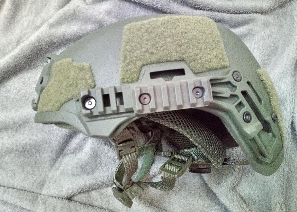 実物　バリスティックヘルメット