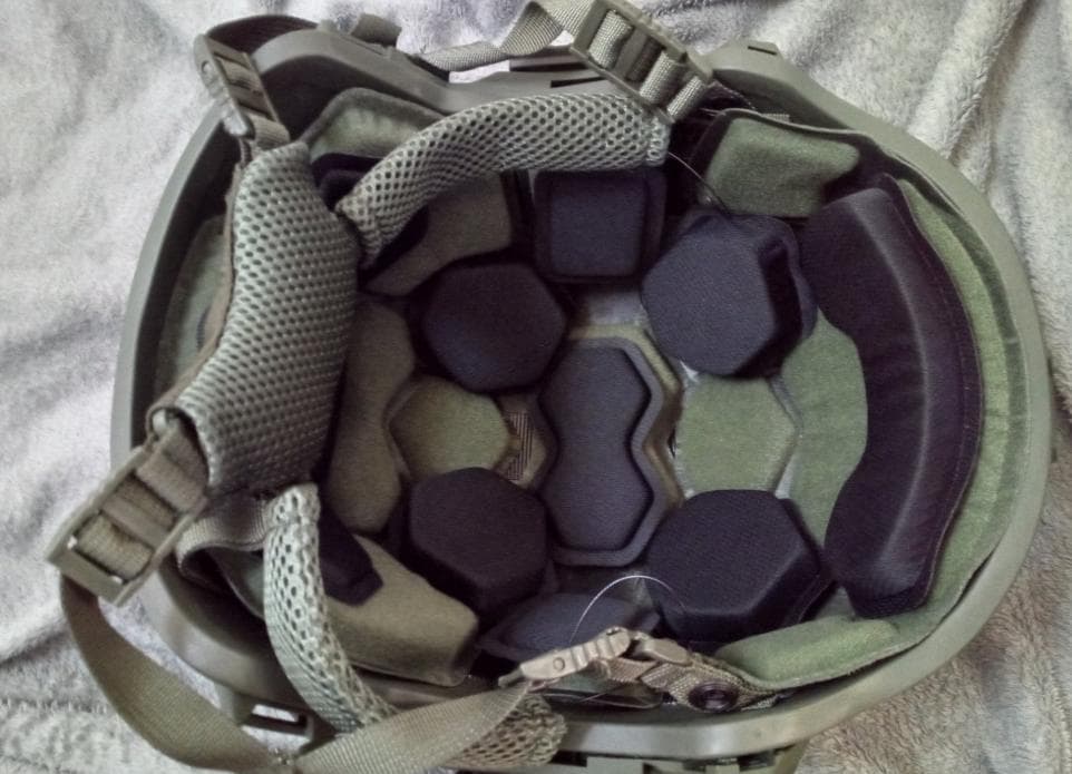 実物　バリスティックヘルメット