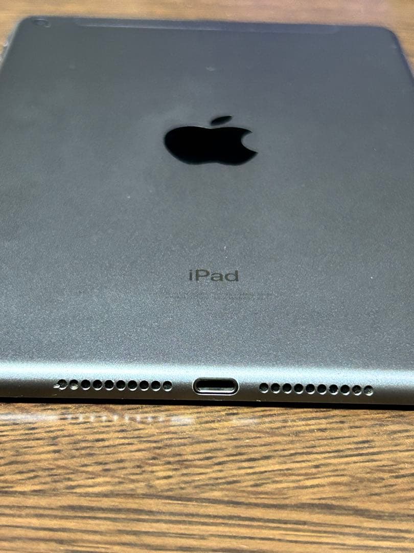 Apple iPad (第5世代) 64GB スペースグレー