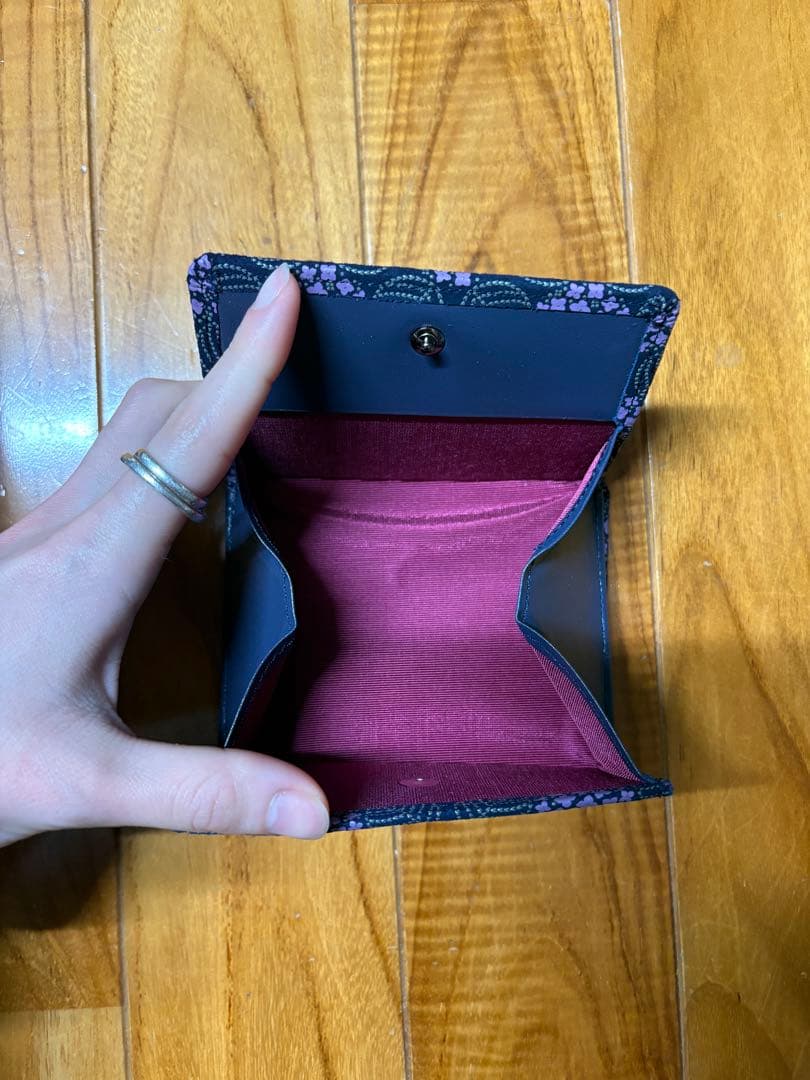 【新品】　印伝屋　インデンヤ　折り財布　あじさい　紫