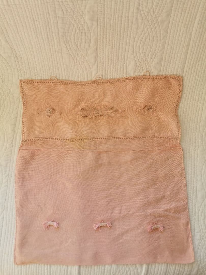 アンティーク 珊瑚色蓋付きランジェリーケース ピローカバー 盛上＆梯子レース刺繍