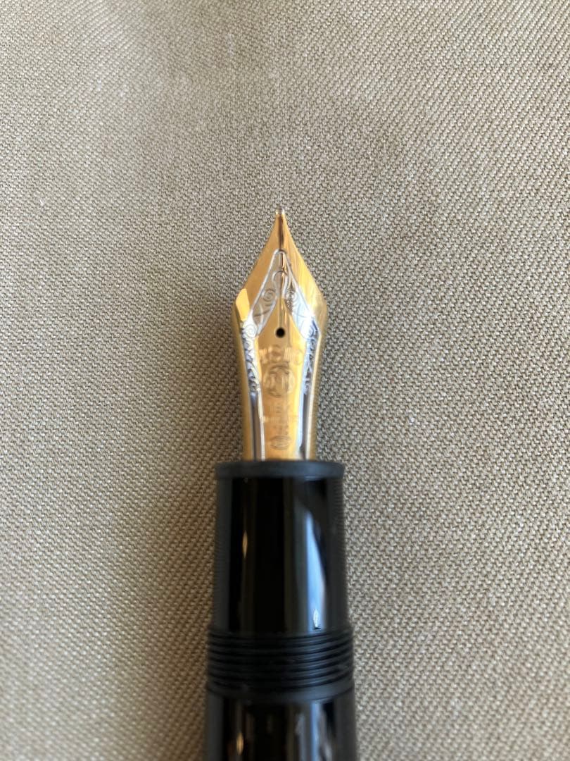 ネ*ギ様 MONT BLANC No. 149 万年筆 インクボトル付き　ペンケ