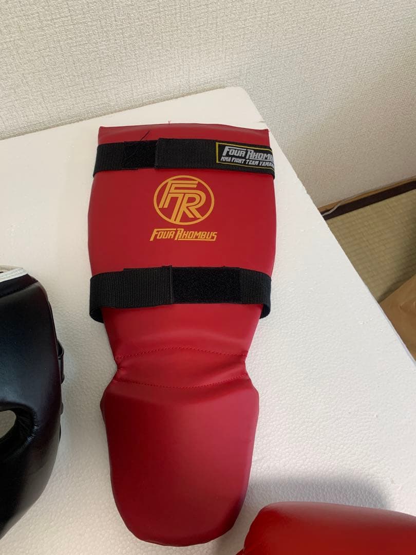 【美品】FOUR RHOMBUS キックボクシングセット Mサイズ ほぼ未使用
