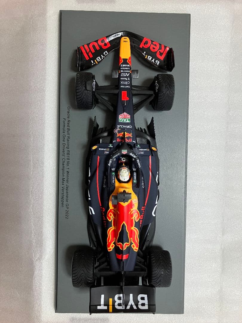 O⑮ 1/18 スパーク製 レッドブルRB18 No.1 2022日本GP 優勝