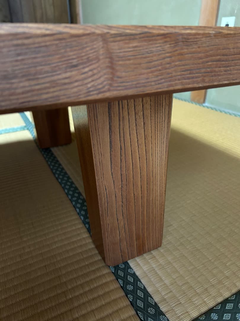 欅材の座卓 (松岡日出雄 作)