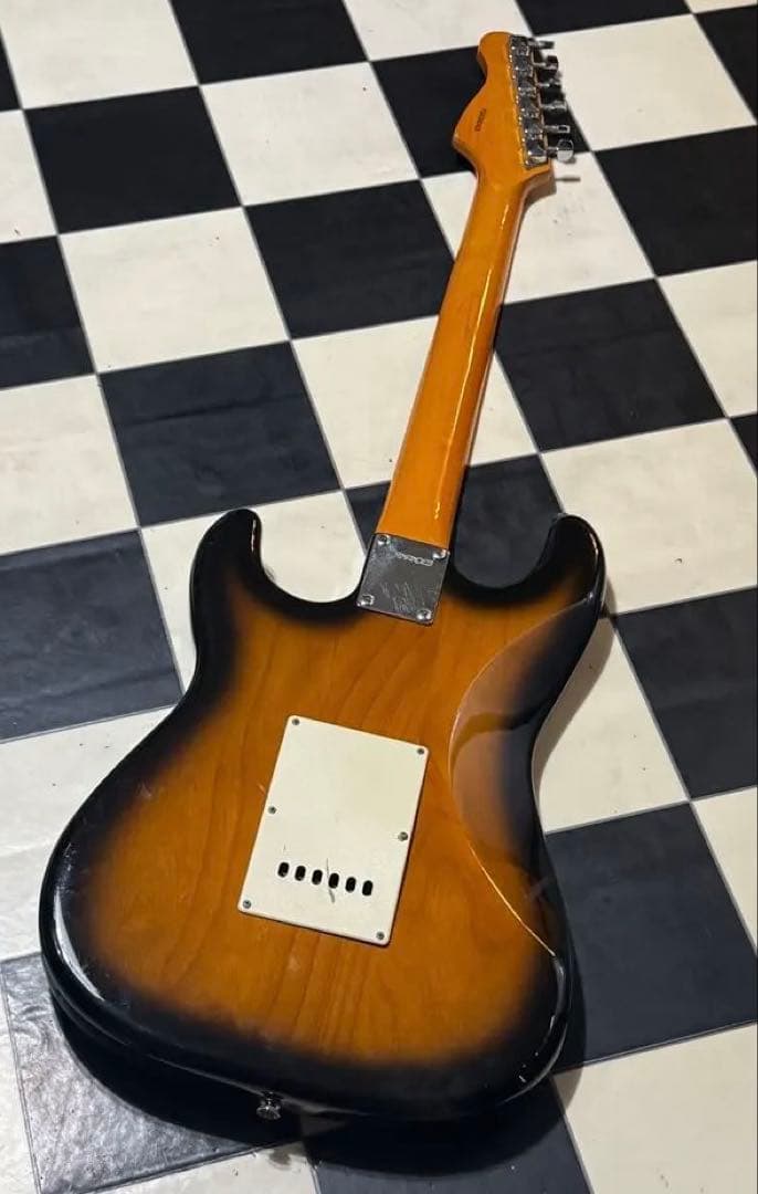 F*☆様 FERNANDES フェルナンデス　ストラトキャスター サンバースト