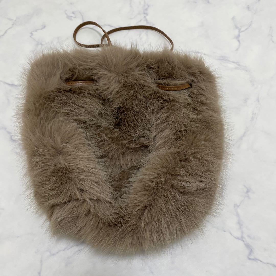 HUG Ō WäR フェイクファー２wayバッグ　ハグオーワー