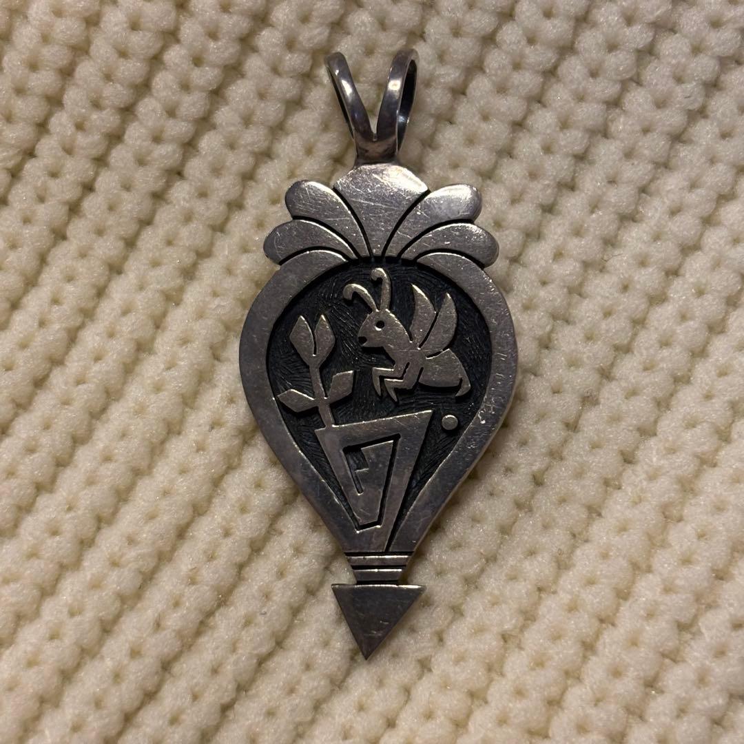 ホピ ゲーリー＆エルシー ヨヨキー ネックレストップ ミツバチ みつばち