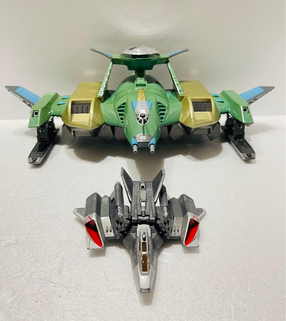 ウルトラマンガイア   戦闘機ピースキャリーとシグファイターEXのセット  中古