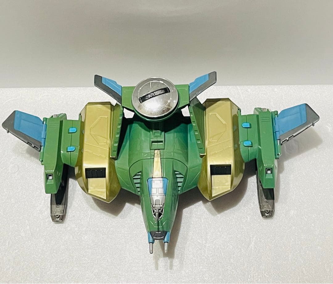 ウルトラマンガイア   戦闘機ピースキャリーとシグファイターEXのセット  中古