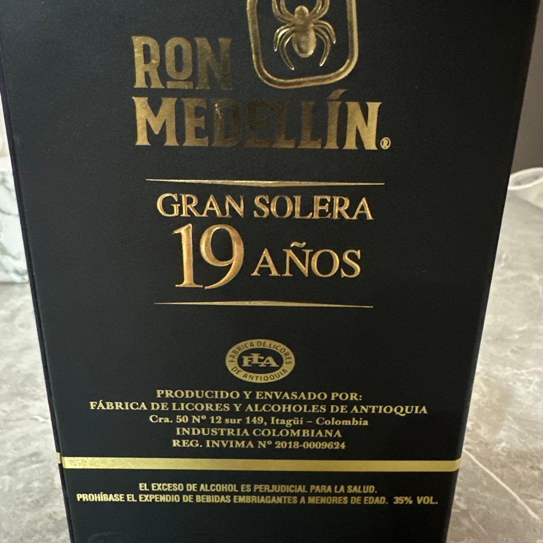RON MEDELLÍN GRAN SOLERA19 AÑOS 750mlラム酒