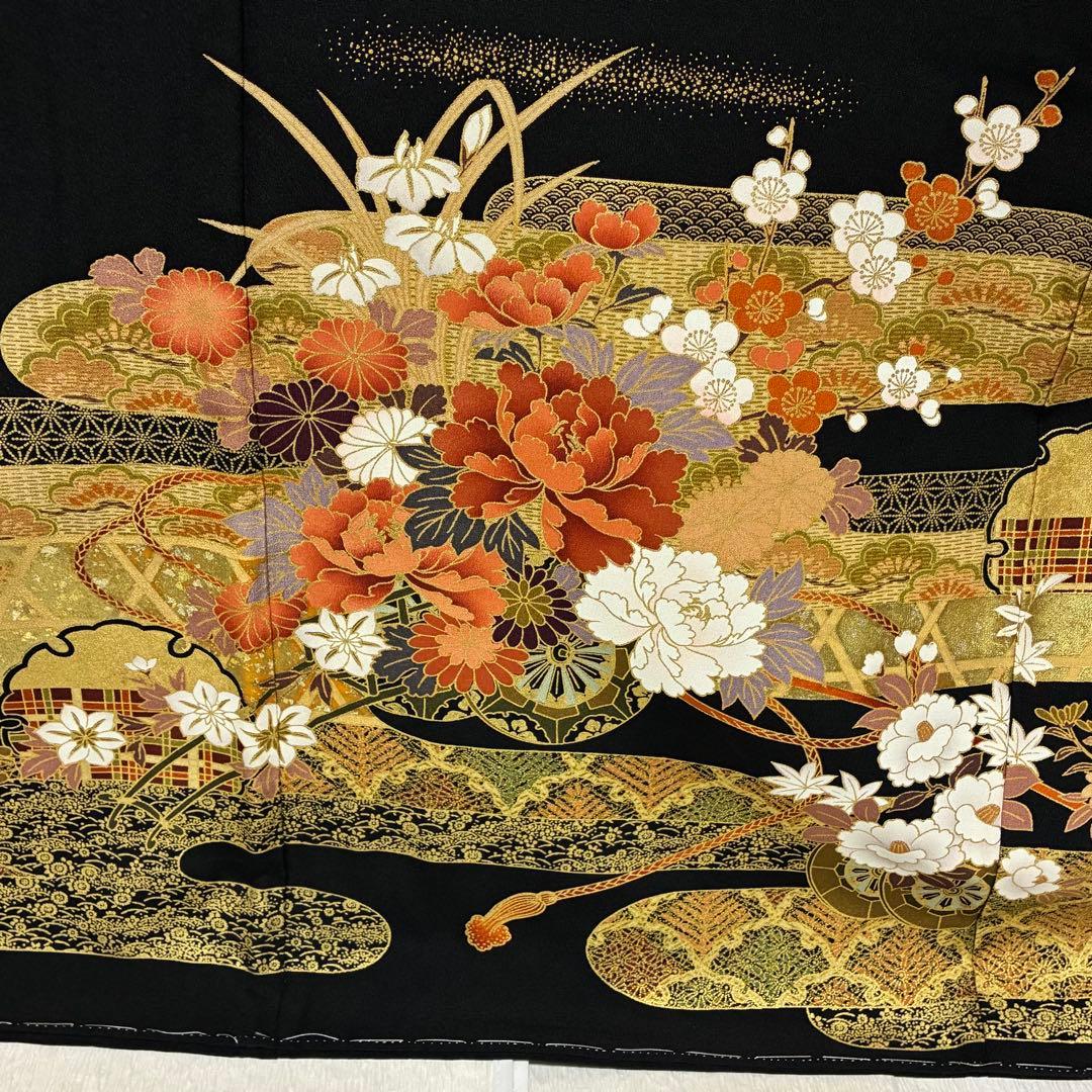 D71 黒留袖 花車 金駒刺繍 雪輪 正絹 着物 袷 しつけ糸付き未使用極美品