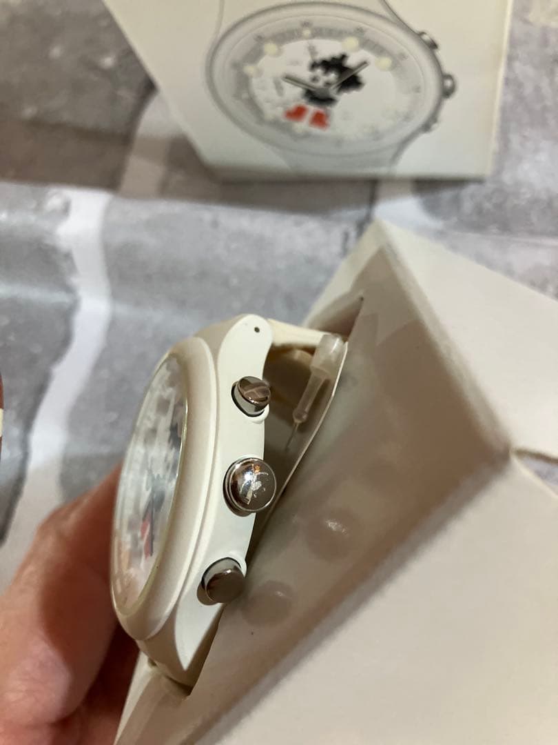 手塚治虫生誕80周年記念アトム腕時計 未使用品タグ付き　シリアルナンバー100