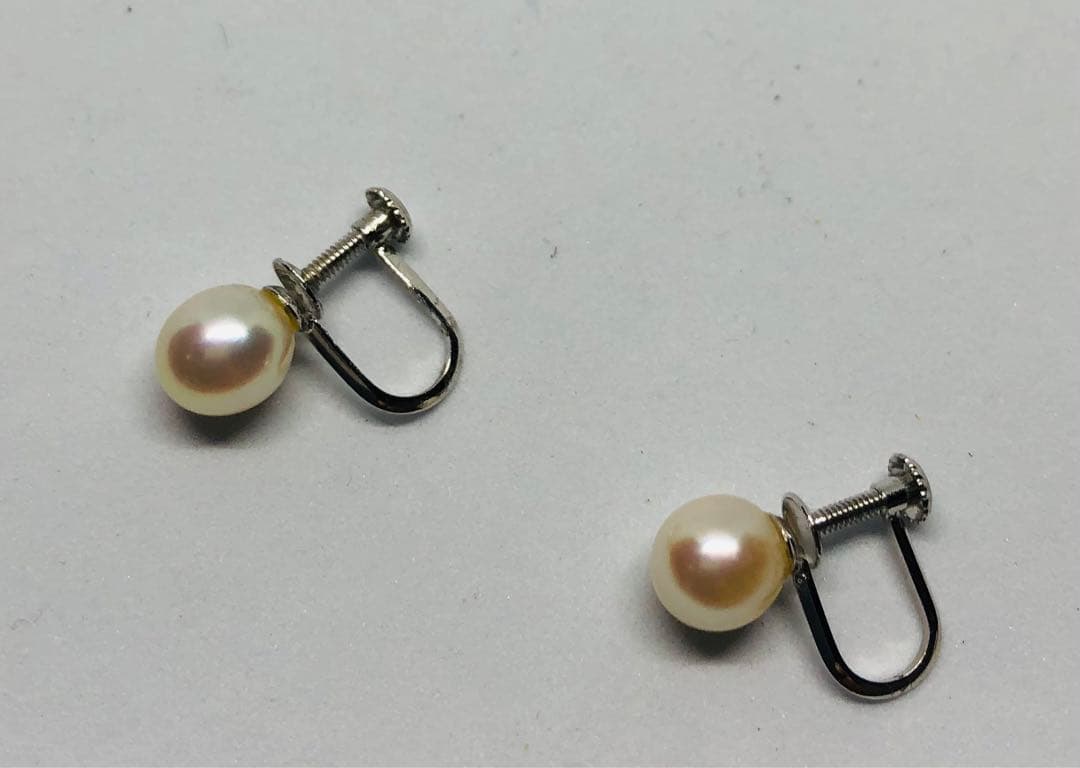 ☆アコヤ真珠 ねじ式イヤリング WGK14金の金具、新品No.62 ☆