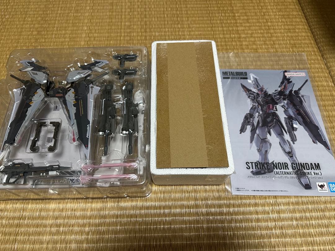 メタルビルド　ストライクノワール